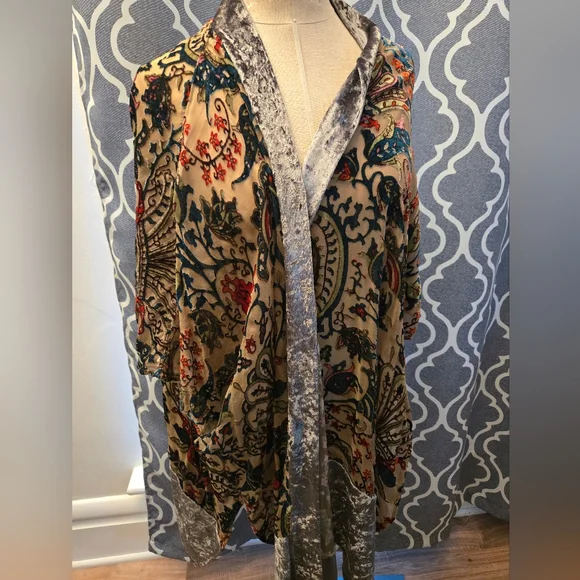 Mystree Burnout Velvet Kimono - Picture 2 of 2